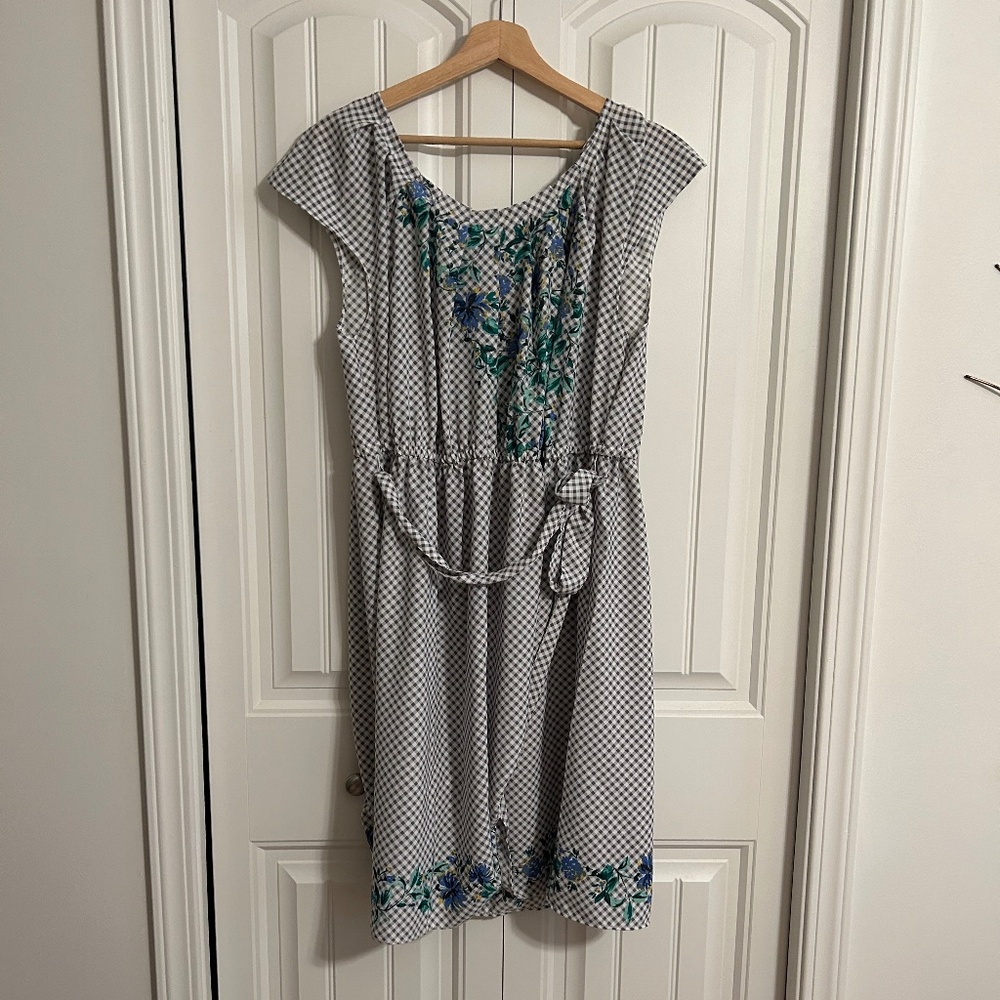 Lauren Conrad Check Pattern Dress With Blue Flowers
